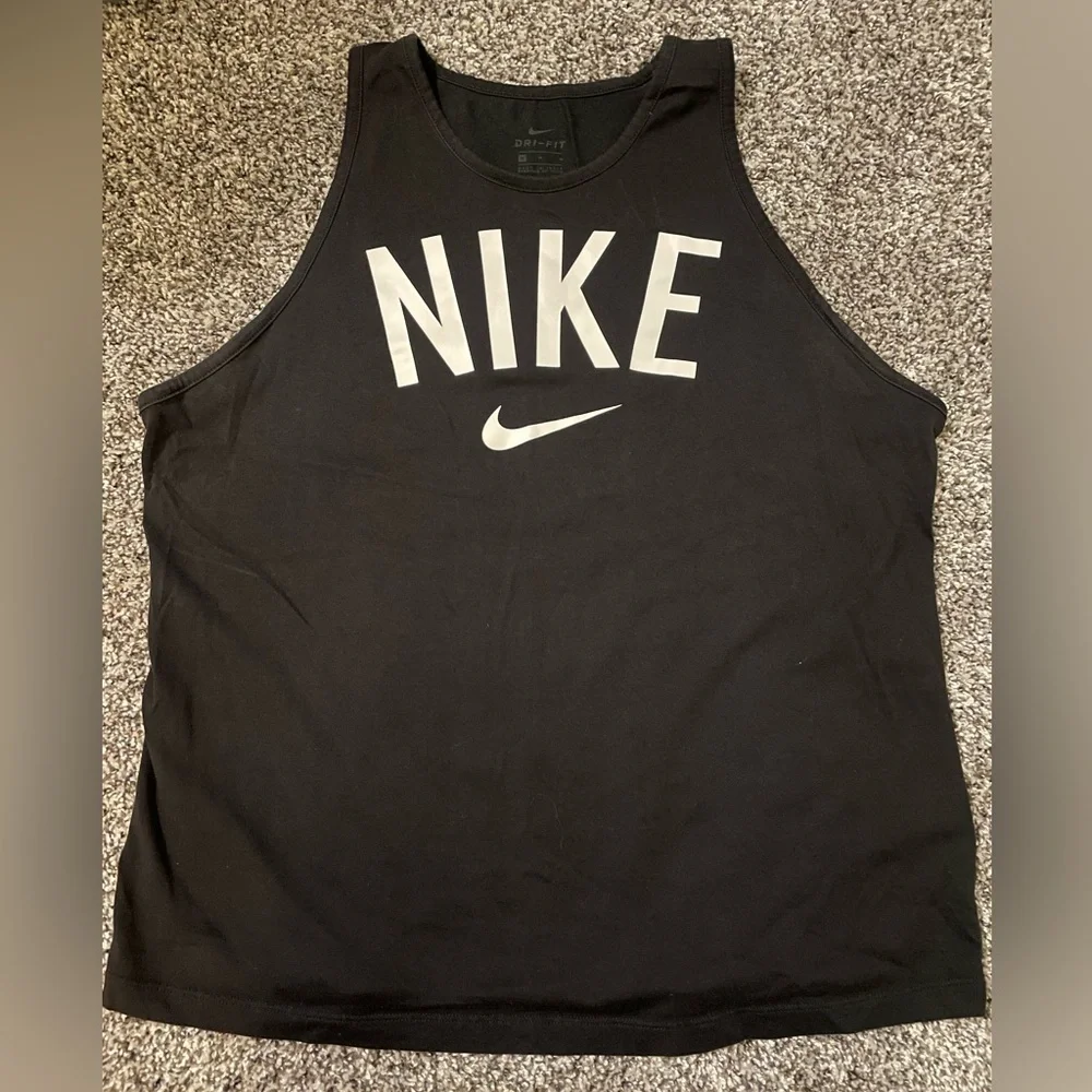 Women’s Nike Workout Tank Tops LOT - Picture 6 of 12